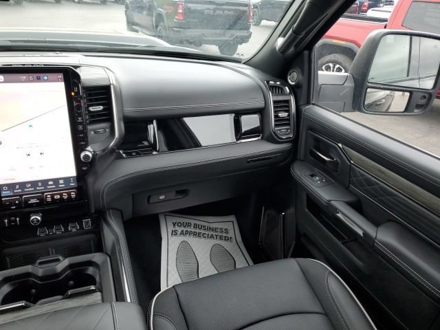 Used 2025 RAM 2500 Limited AWD/4WD image 19