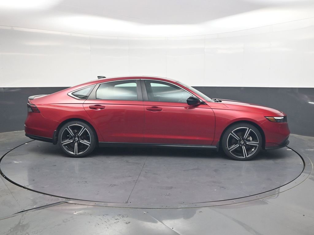 Used 2023 Honda Accord Sport image 3