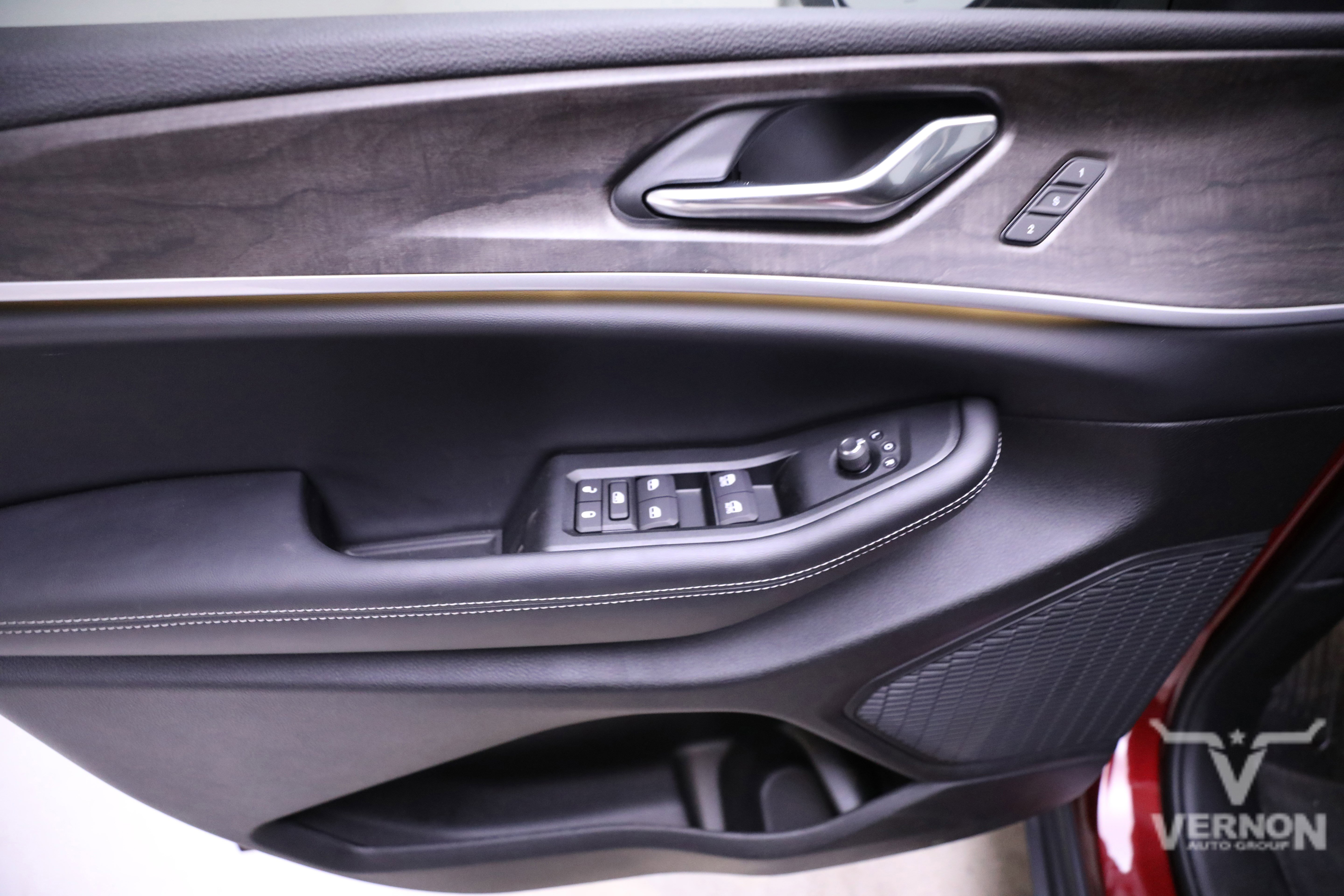 New 2025 Jeep Grand Cherokee L Limited w/ Black Appearance Package image 19