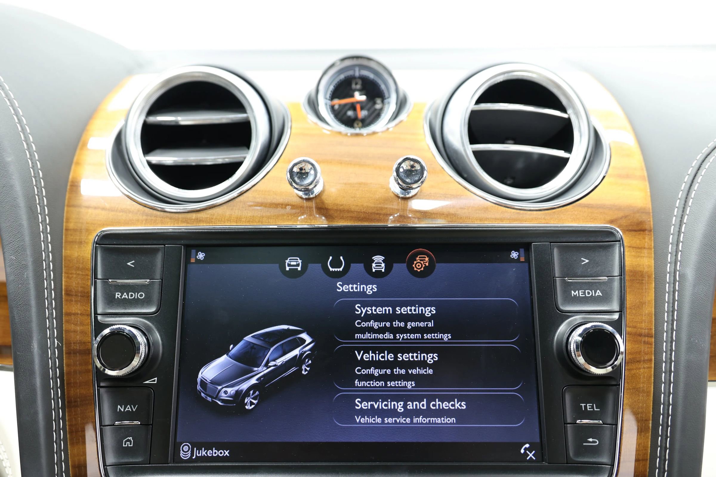 Used 2018 Bentley Bentayga Onyx Edition AWD/4WD image 46