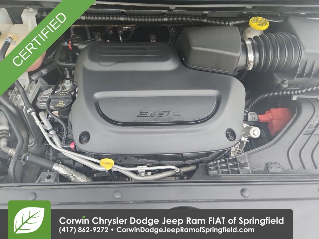 Certified 2022 Chrysler Pacifica Touring-L image 35