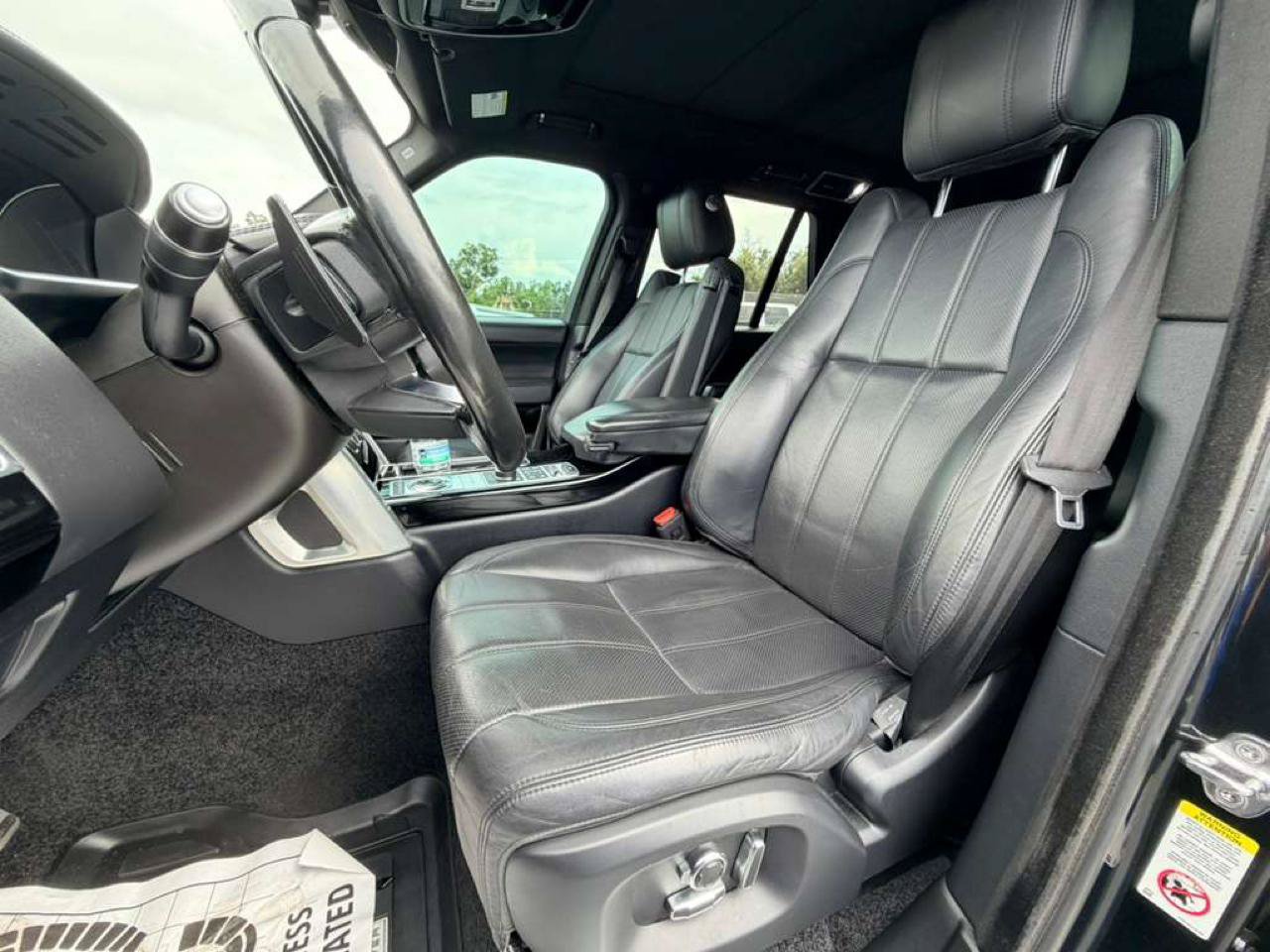 Used 2017 Land Rover Range Rover Supercharged AWD/4WD image 25