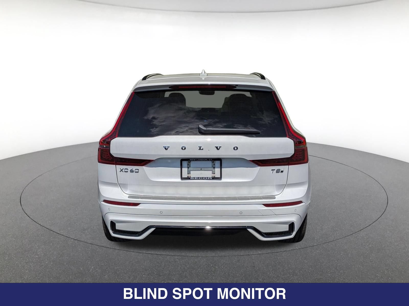 New 2026 Volvo XC60 T8 Plus w/ Protection Package Premier AWD/4WD image 8