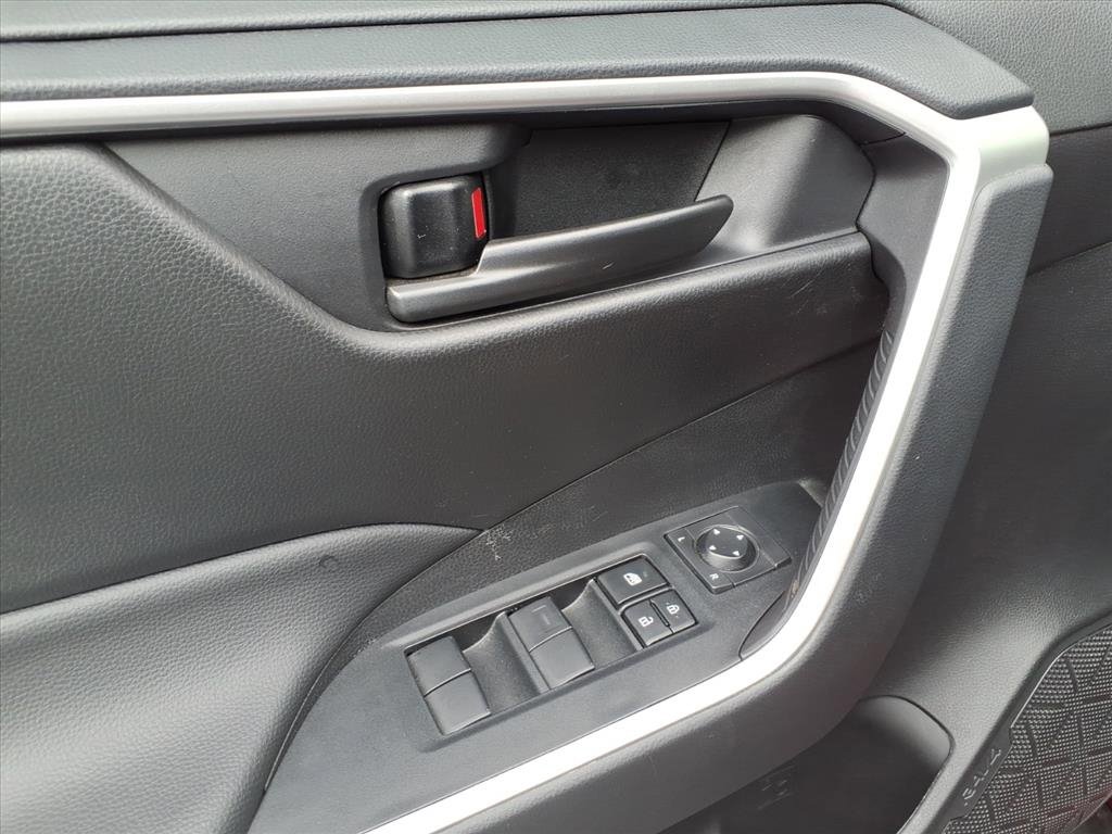 Used 2024 Toyota RAV4 LE image 6