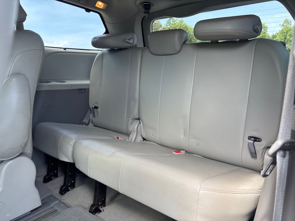 Used 2012 Toyota Sienna LE FWD image 14