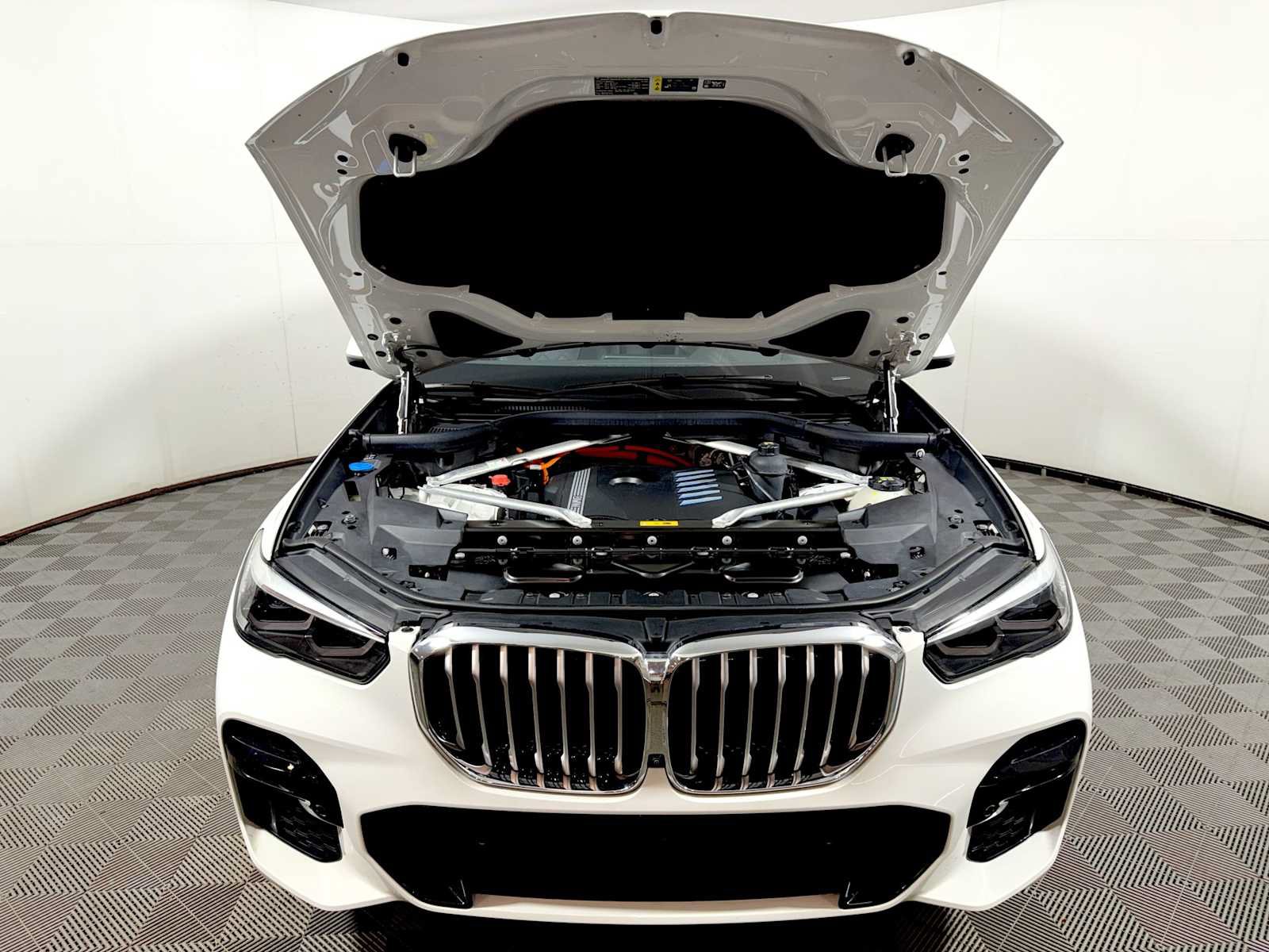 Used 2023 BMW X5 xDrive45e w/ M Sport Package AWD/4WD image 31