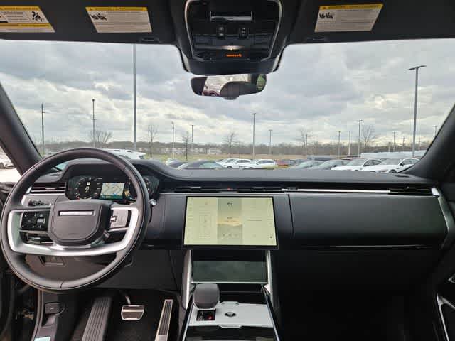 Used 2025 Land Rover Range Rover SE AWD/4WD image 19