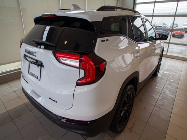 Used 2022 GMC Terrain SLE w/ Driver Convenience Package image 7