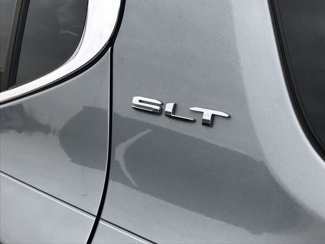 Certified 2023 GMC Acadia SLT w/ Preferred Package image 5