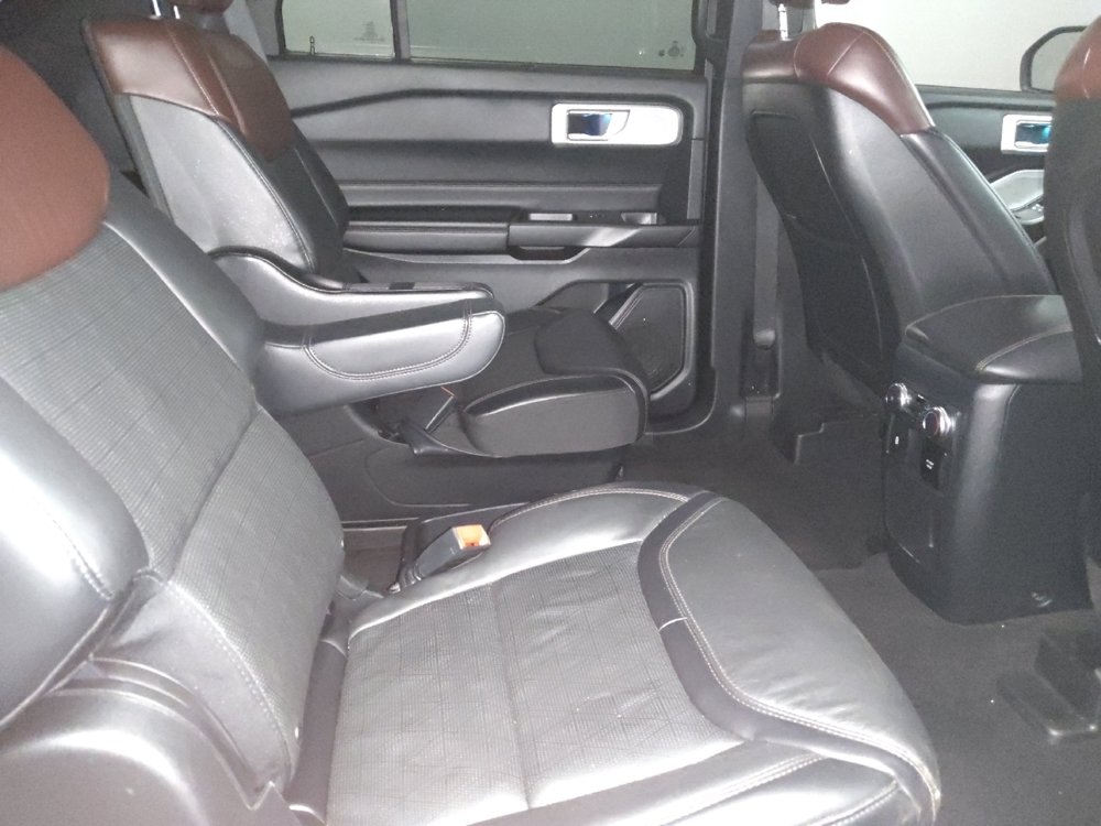 Used 2020 Ford Explorer Platinum w/ Premium Technology Package AWD/4WD image 18