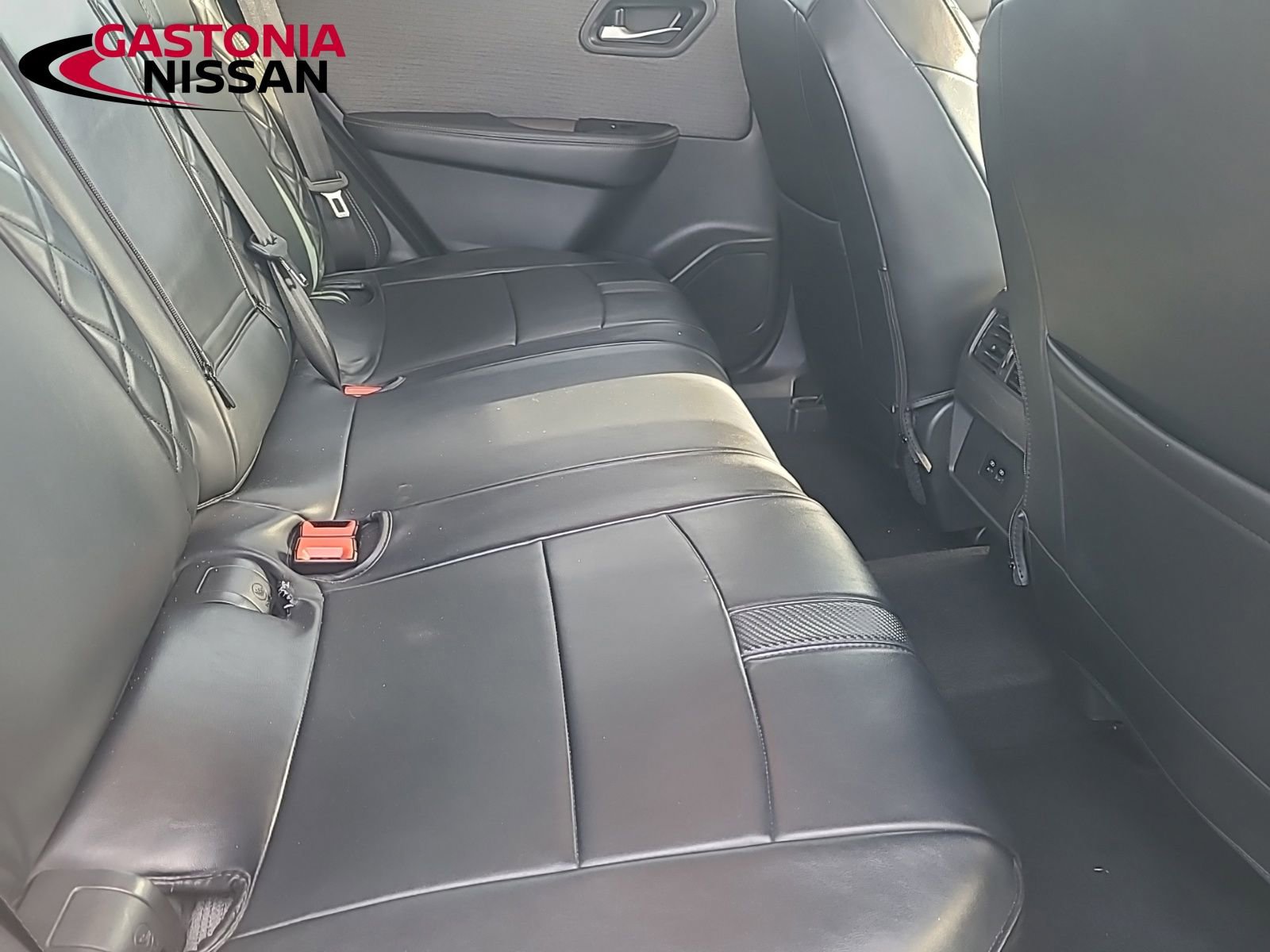 Used 2022 Nissan Rogue SV image 26