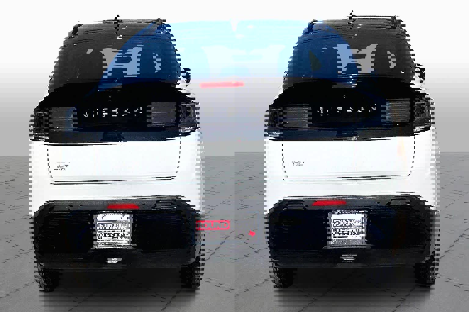 New 2026 Nissan Leaf Platinum+ image 4