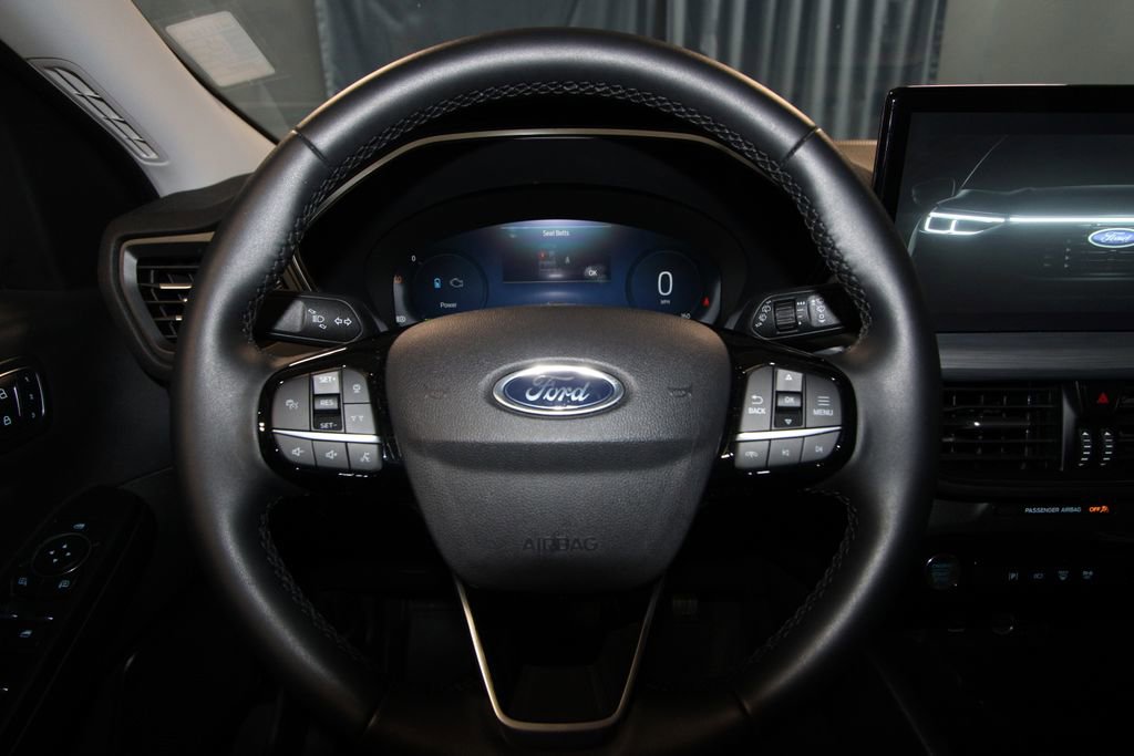 Used 2025 Ford Escape Platinum w/ Premium Technology Package image 12