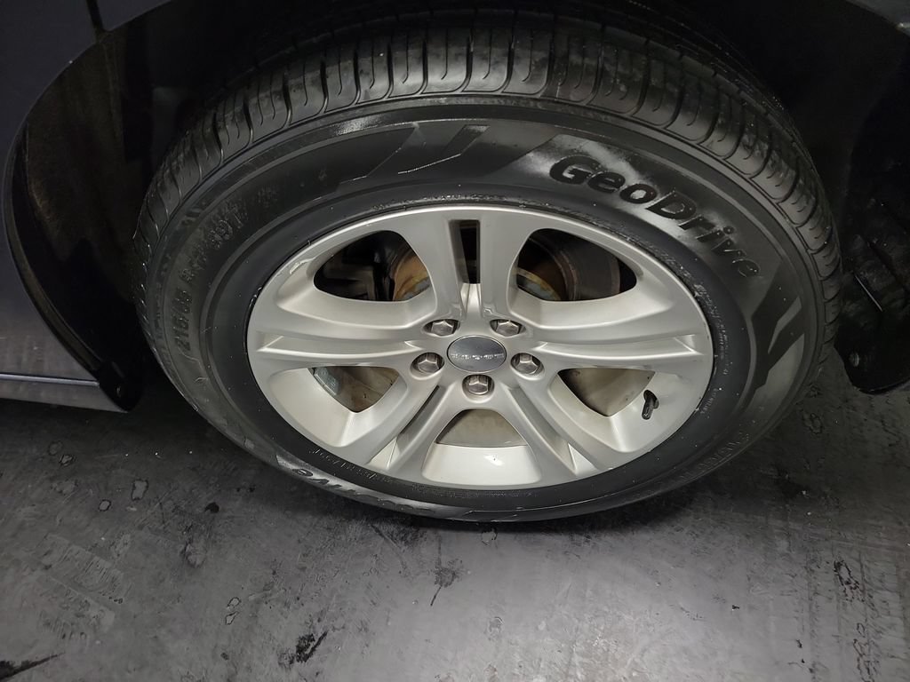 Used 2019 Dodge Charger SXT RWD image 13