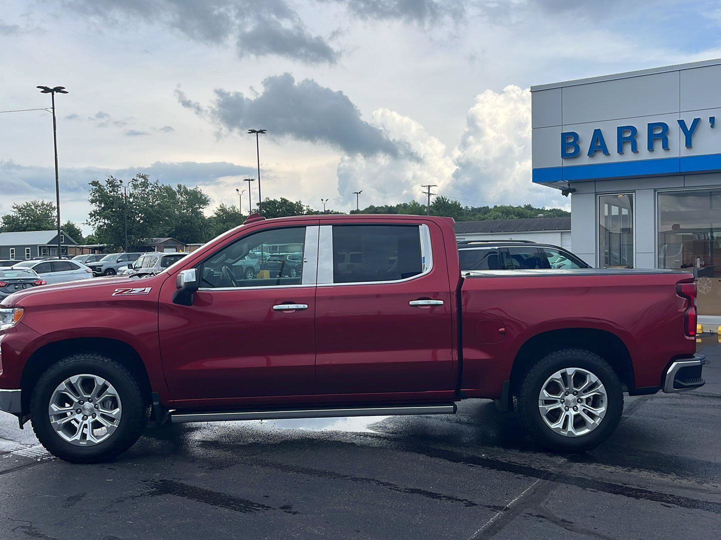 Used 2022 Chevrolet Silverado 1500 LTZ w/ LTZ Premium Package AWD/4WD image 4