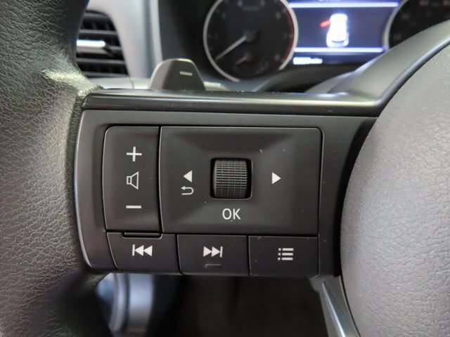 Used 2023 Nissan Rogue S image 20