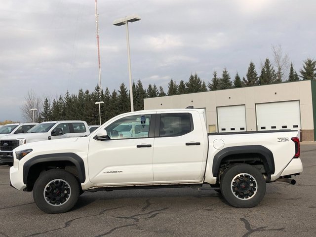 Used 2024 Toyota Tacoma TRD Off-Road image 24