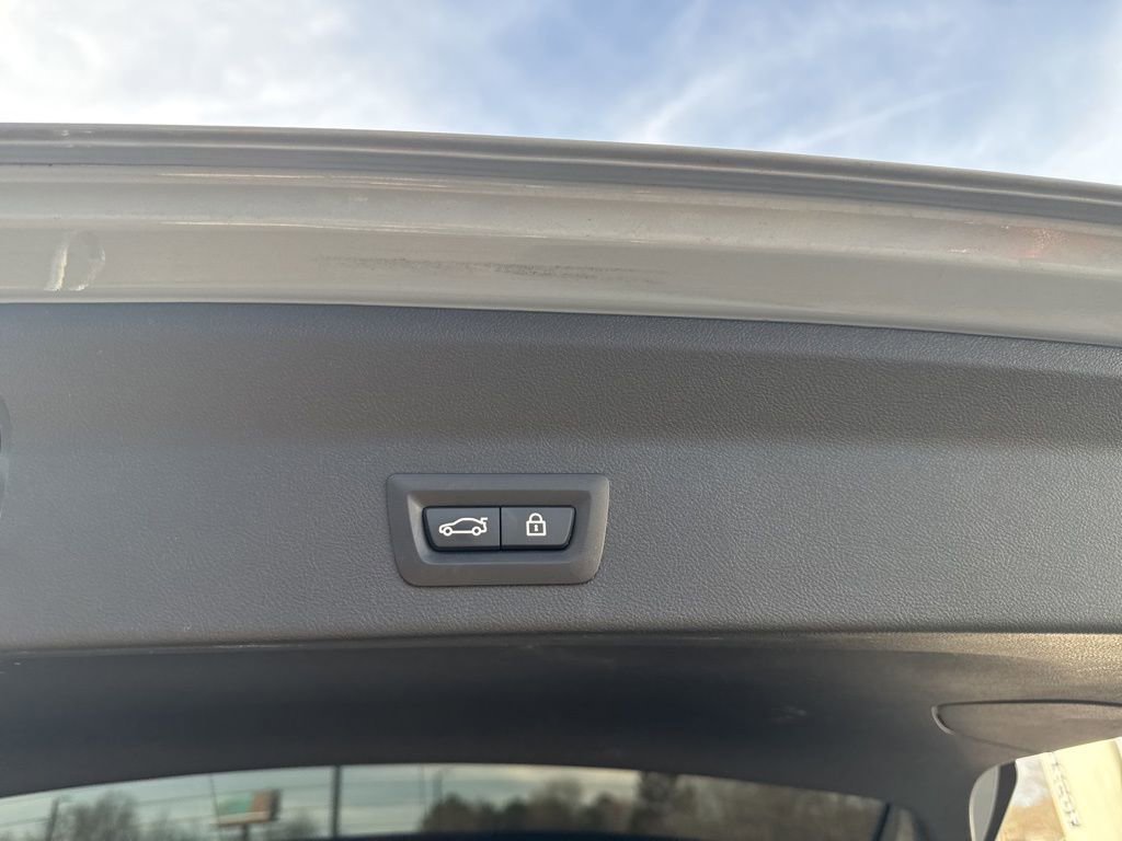 Used 2023 BMW X3 M40i w/ Premium Package image 11