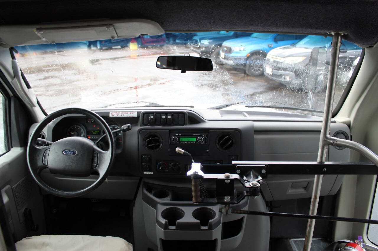 Used 2013 Ford E-450 and Econoline 450 Super Duty w/ Shuttle Bus Prep Pkg RWD image 21