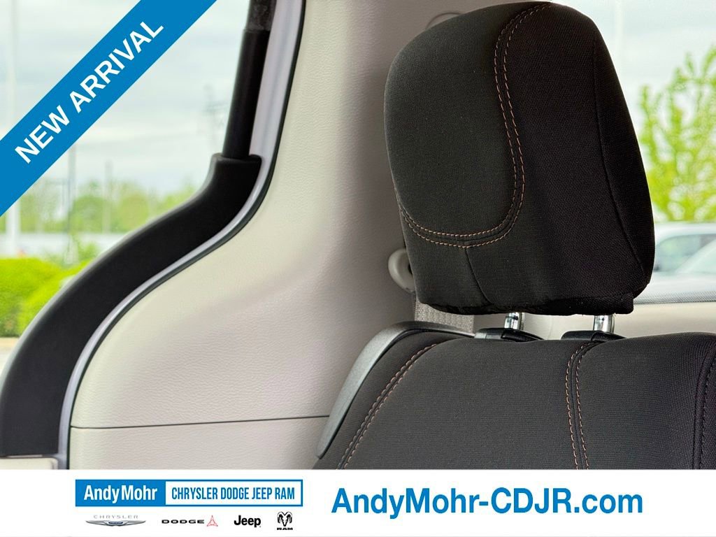 Used 2018 Chrysler Pacifica Touring Plus FWD image 30