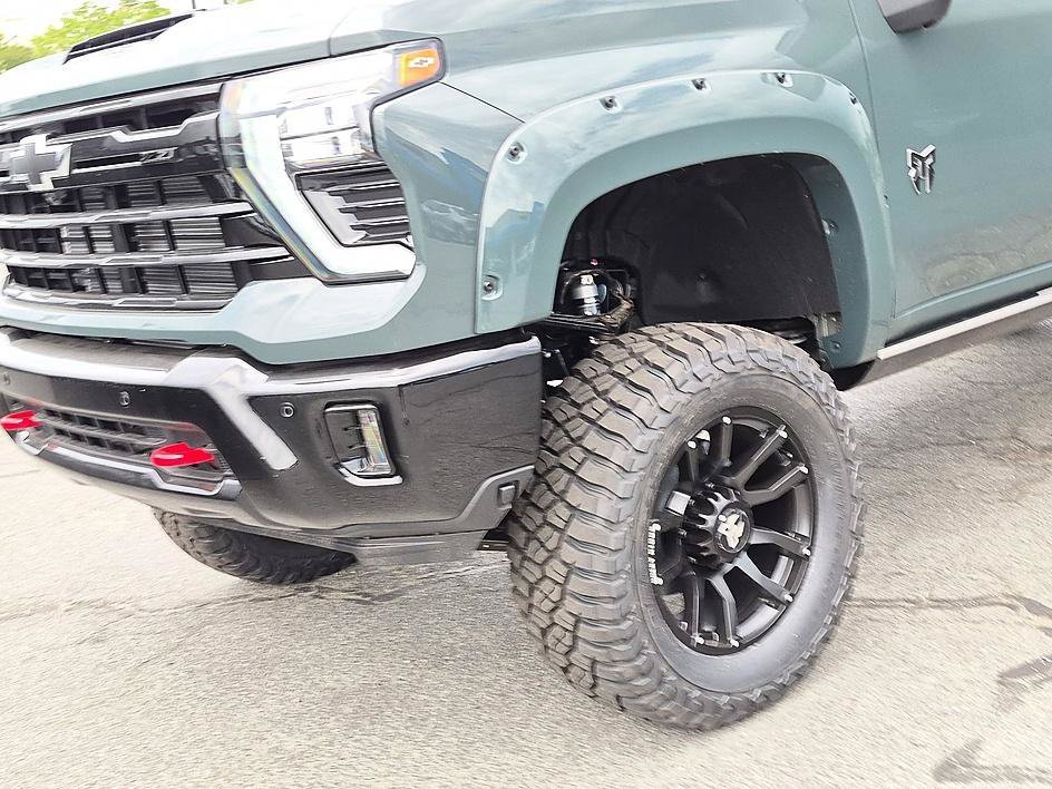New 2026 Chevrolet Silverado 2500 LTZ w/ Trail Boss Package AWD/4WD image 9