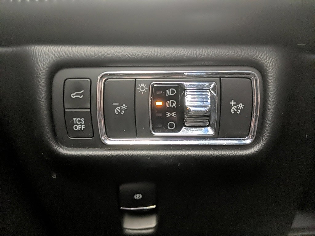 Certified 2022 Lincoln Nautilus AWD w/ Premium Package image 21