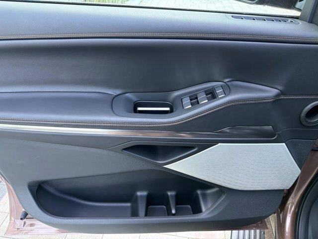 New 2026 Lincoln Navigator Black Label AWD/4WD image 9