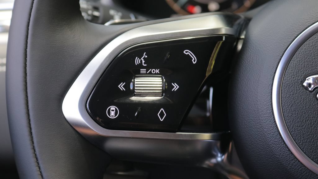 New 2026 Jaguar F-PACE R-Dynamic S AWD/4WD image 19