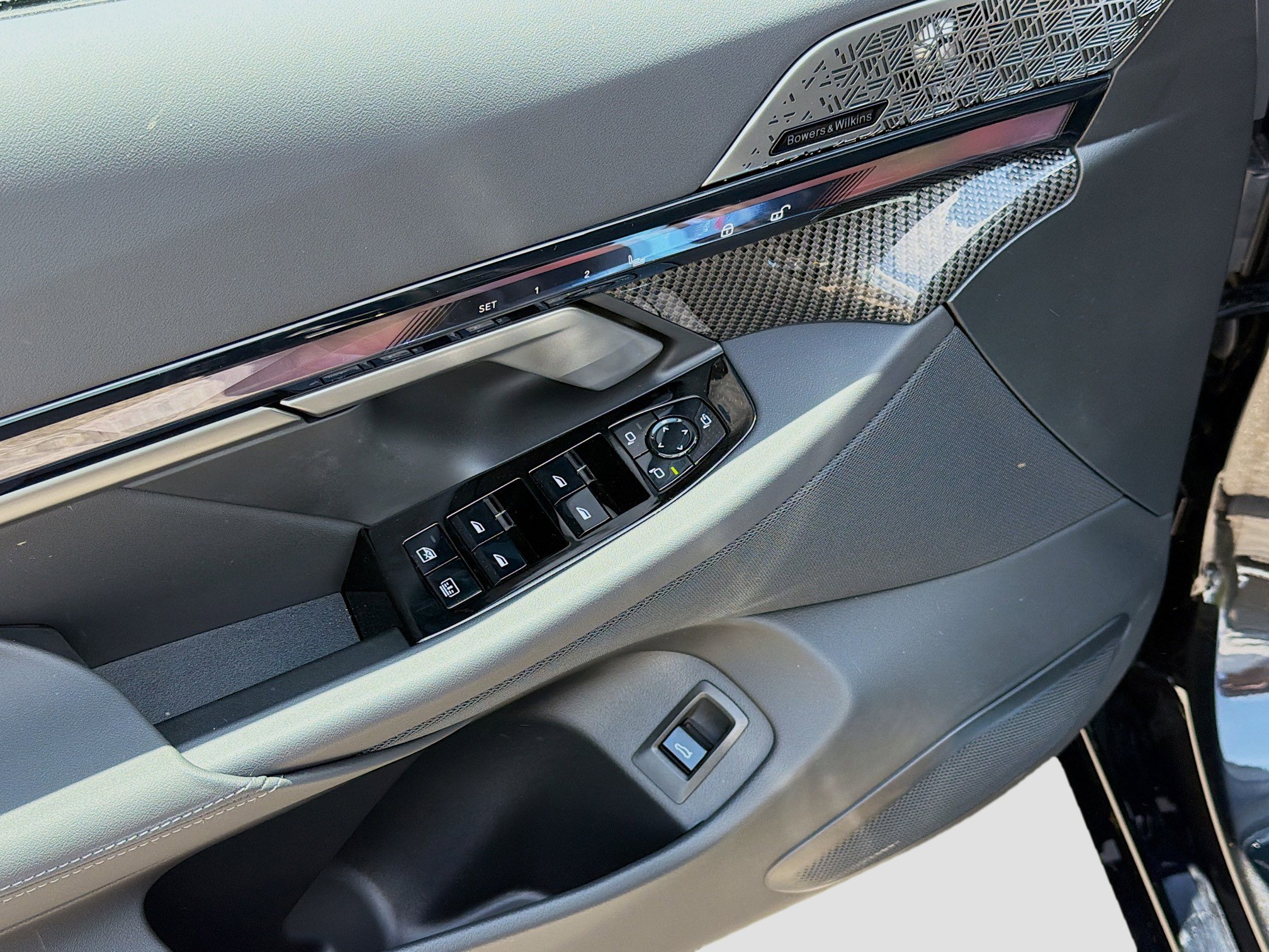 New 2027 BMW 550e xDrive w/ Executive Package AWD/4WD image 22