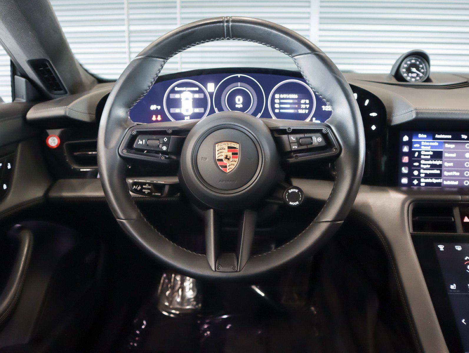 Used 2022 Porsche Taycan GTS image 13