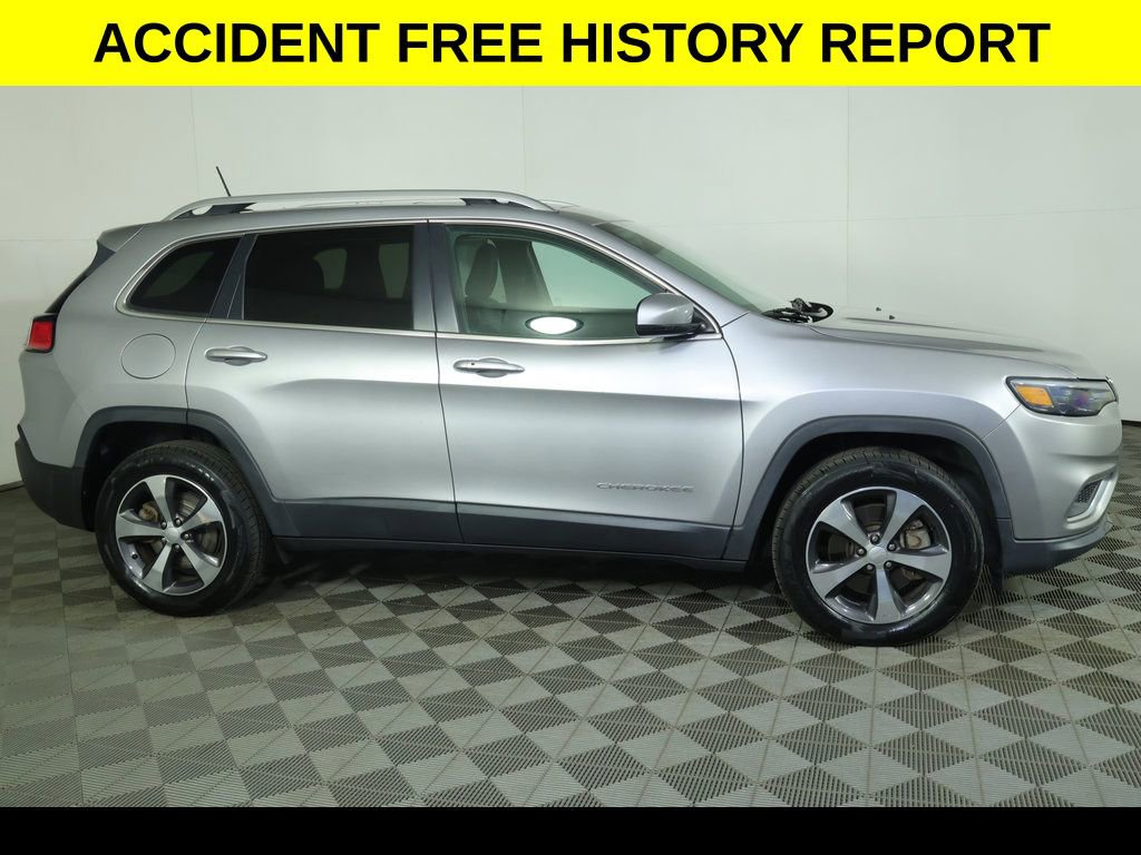 Used 2019 Jeep Cherokee Limited image 2
