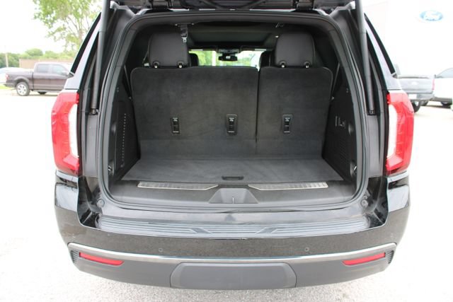 Used 2023 GMC Yukon AT4 w/ AT4 Premium Package AWD/4WD image 7