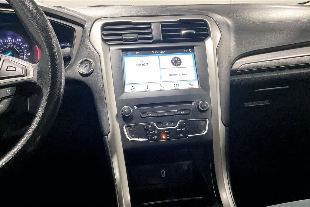 Used 2018 Ford Fusion SE w/ Fusion SE Technology Package image 8