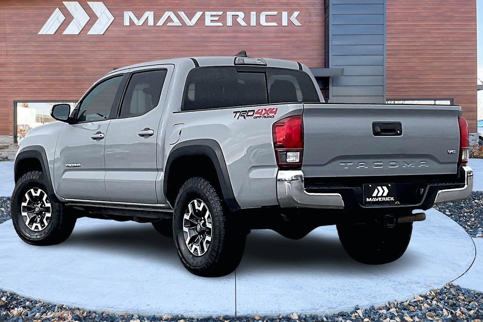Used 2019 Toyota Tacoma TRD Off-Road image 4