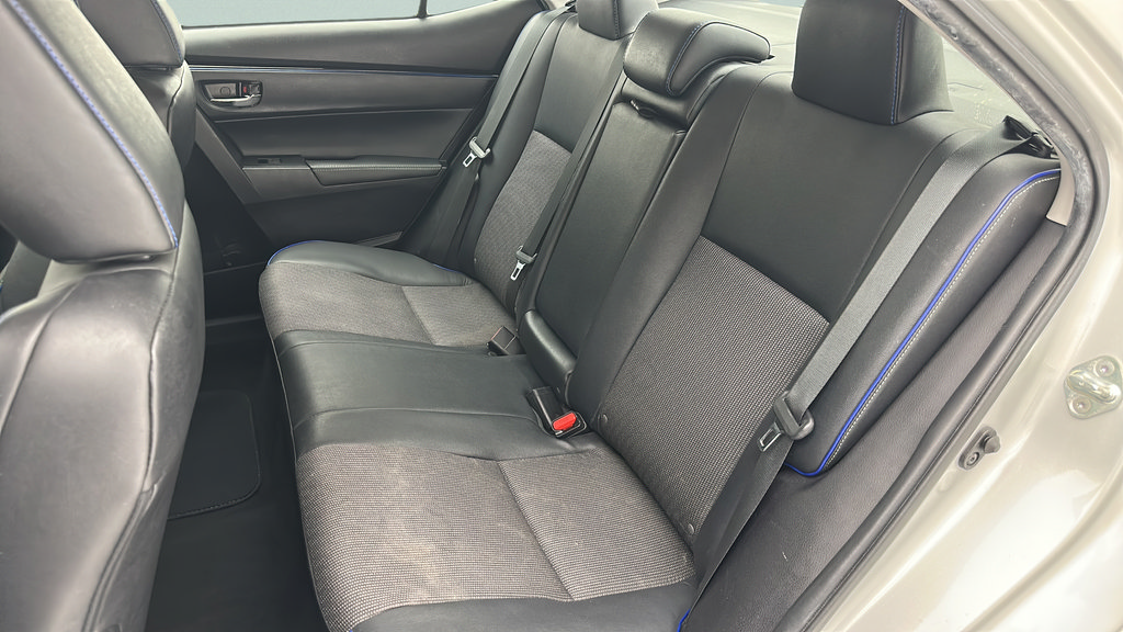 Used 2019 Toyota Corolla SE FWD image 10