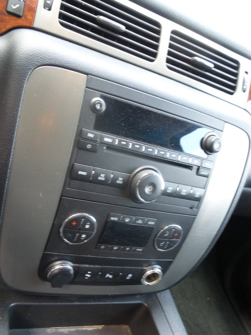 Used 2012 GMC Yukon SLT w/ SLT-2 Equipment Package image 27