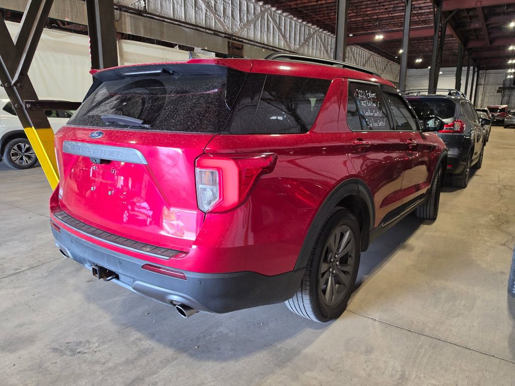 Used 2021 Ford Explorer XLT w/ Equipment Group 202A image 2