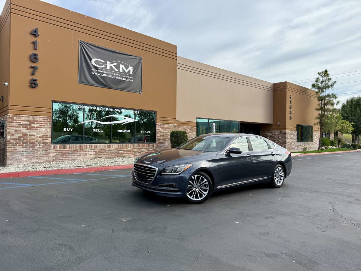 Used 2017 Genesis G80 3.8 image 2
