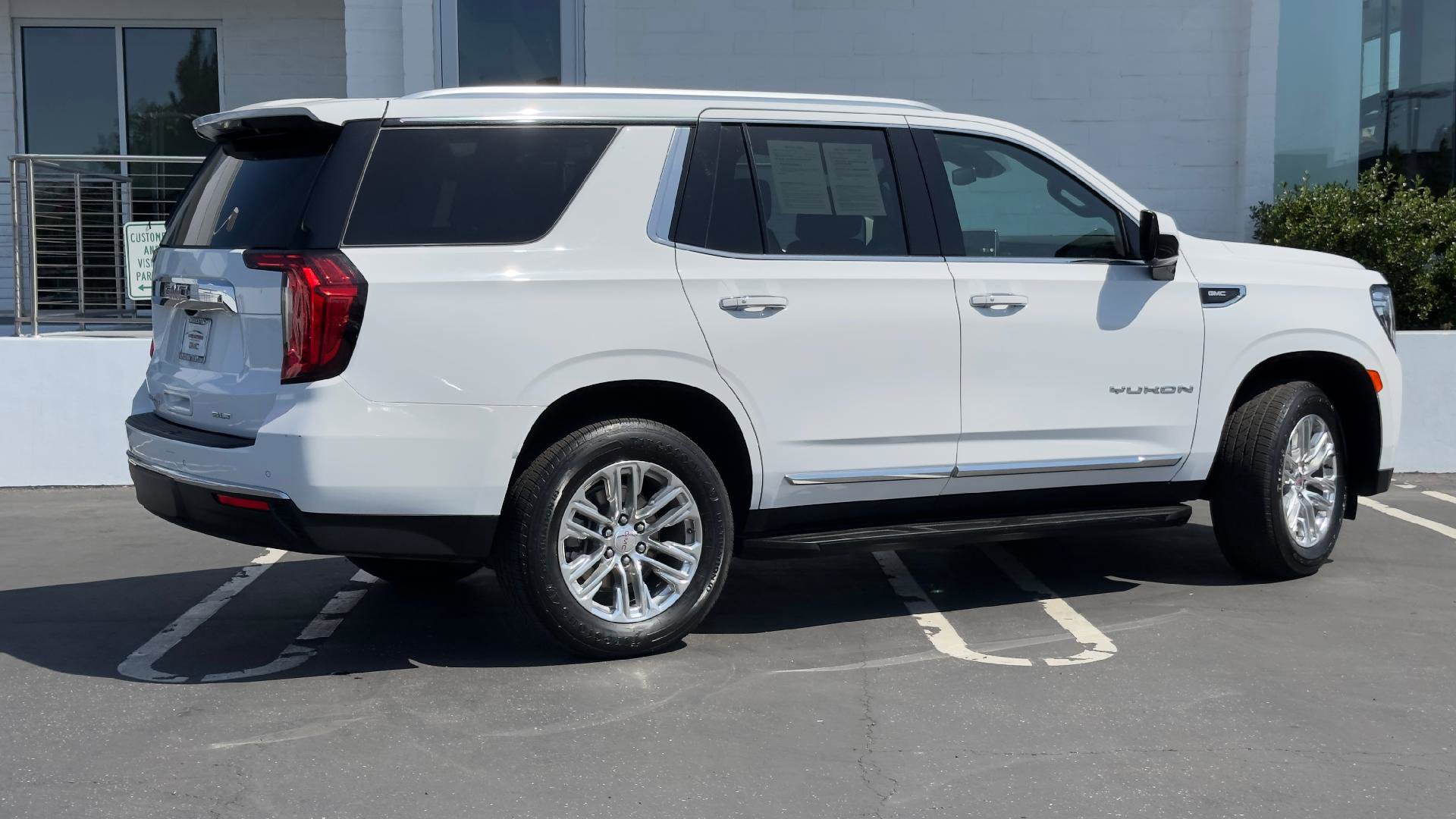 Used 2023 GMC Yukon SLT image 5