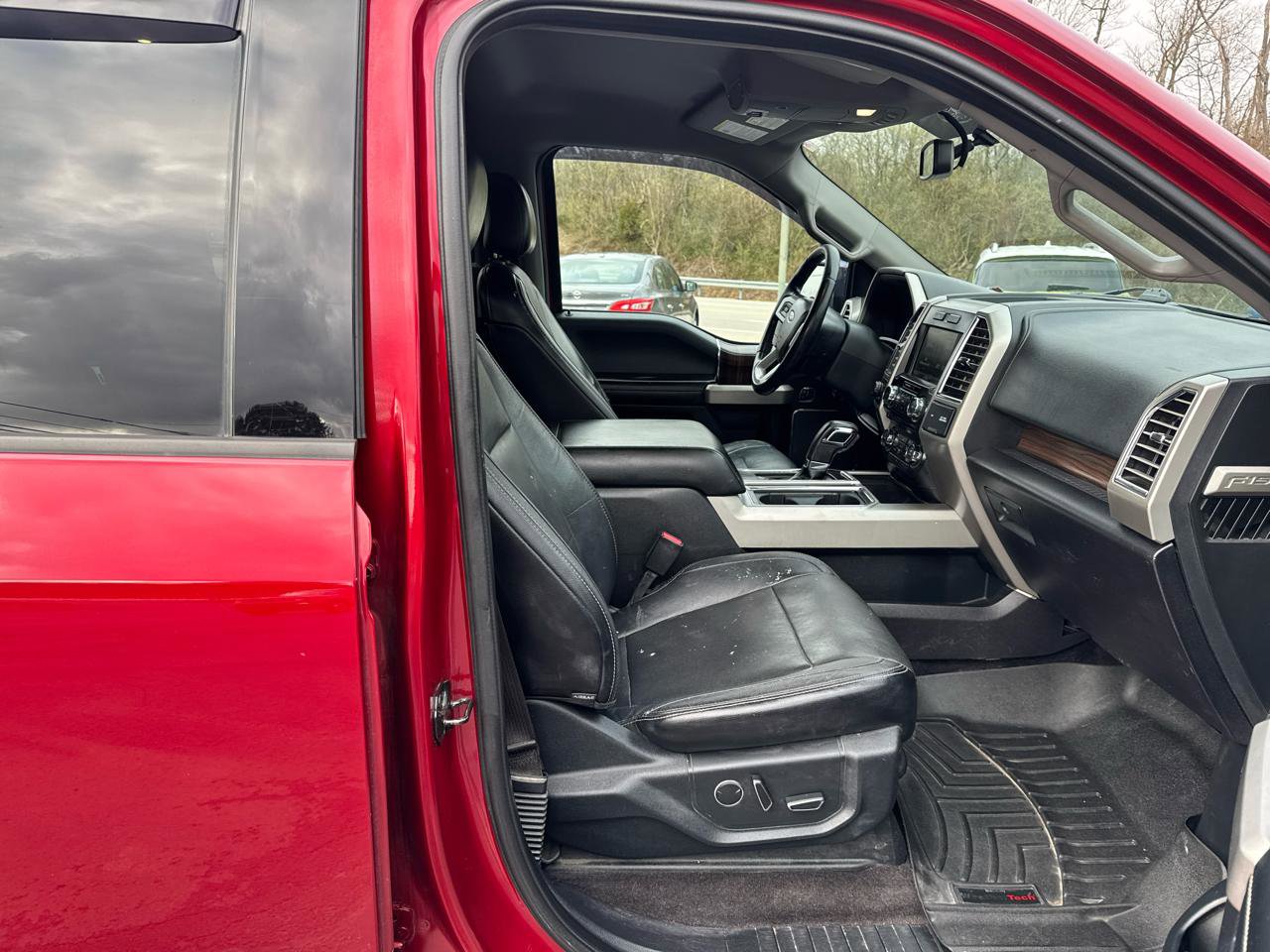 Used 2015 Ford F150 Lariat image 7