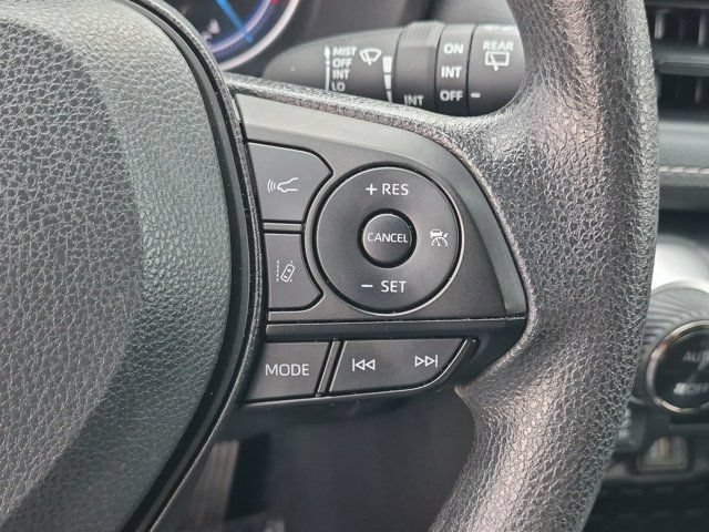 Used 2025 Toyota RAV4 XLE AWD/4WD image 25