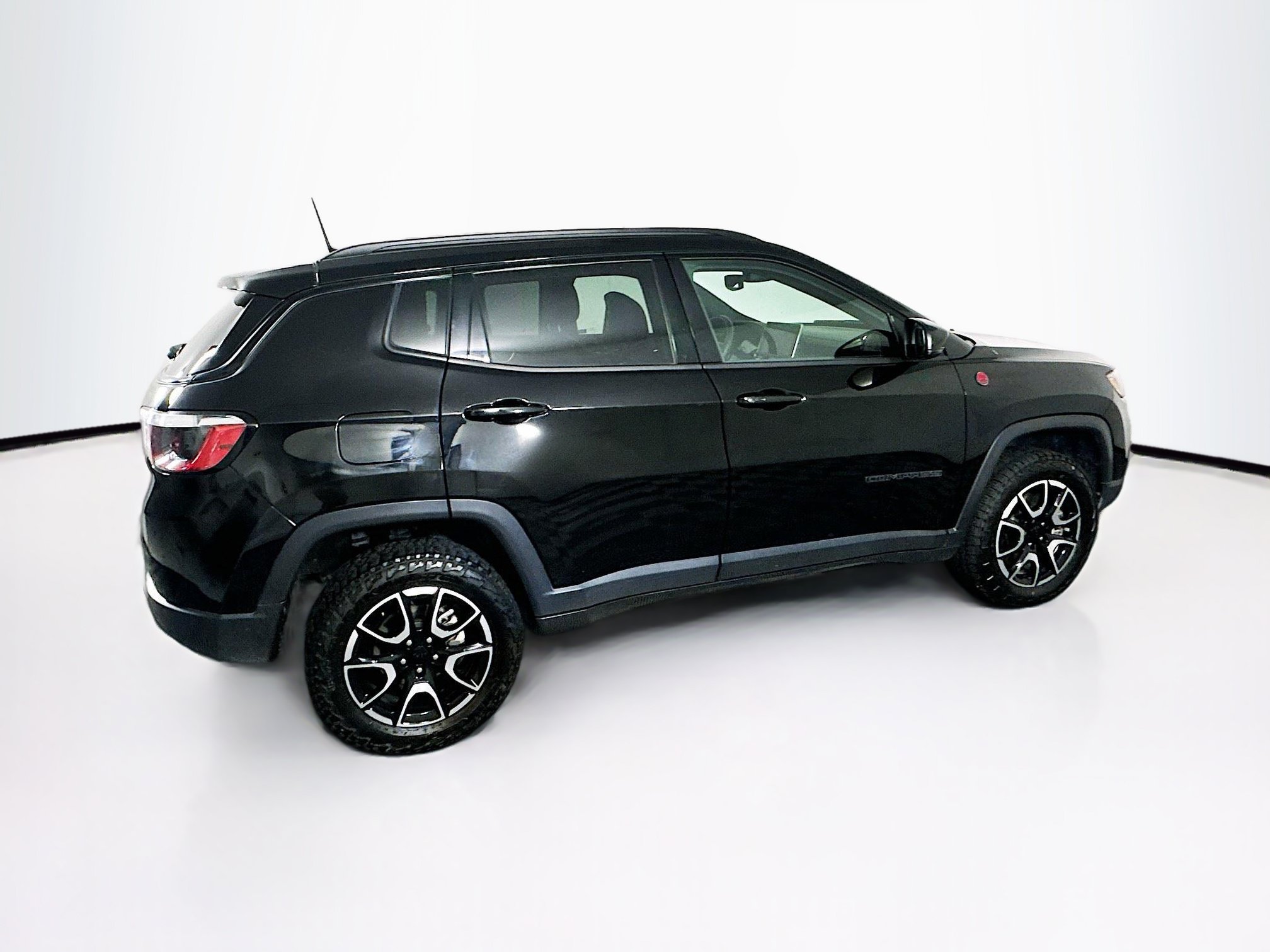 Used 2024 Jeep Compass Trailhawk AWD/4WD image 10