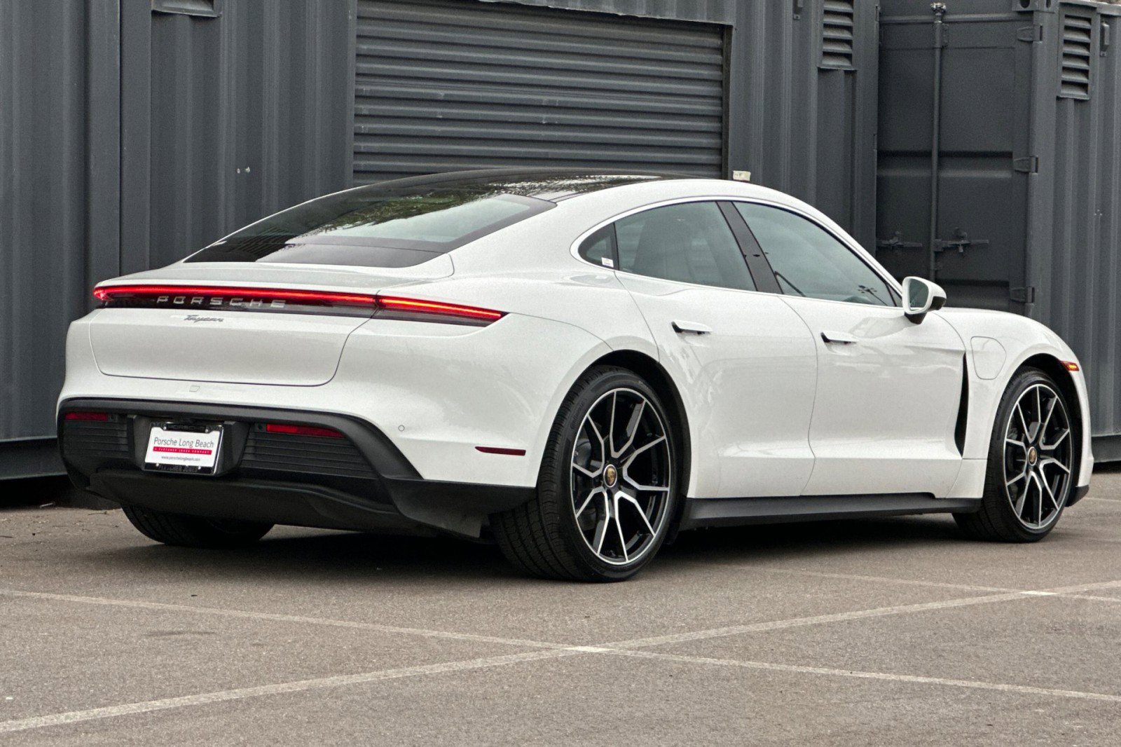 Used 2023 Porsche Taycan image 8