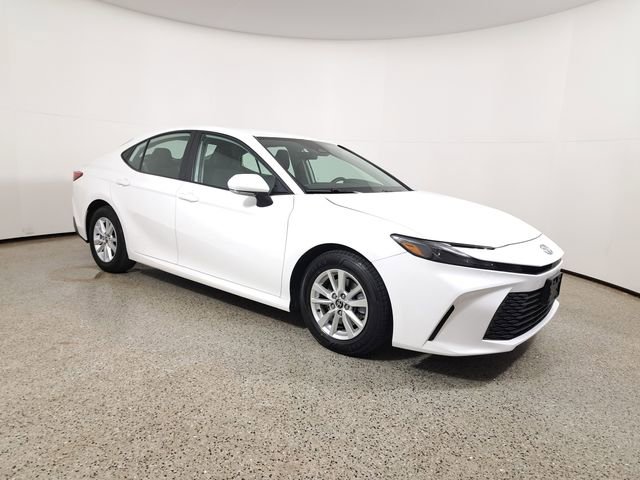 Used 2025 Toyota Camry LE image 4