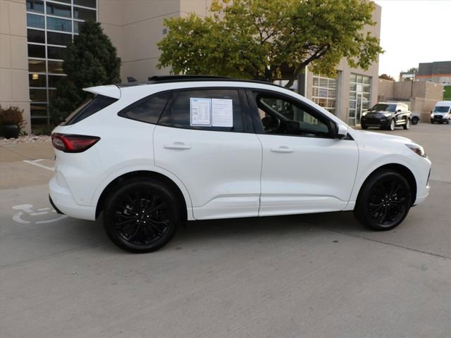 Used 2024 Ford Escape ST-Line Elite w/ Premium Technology Package image 14