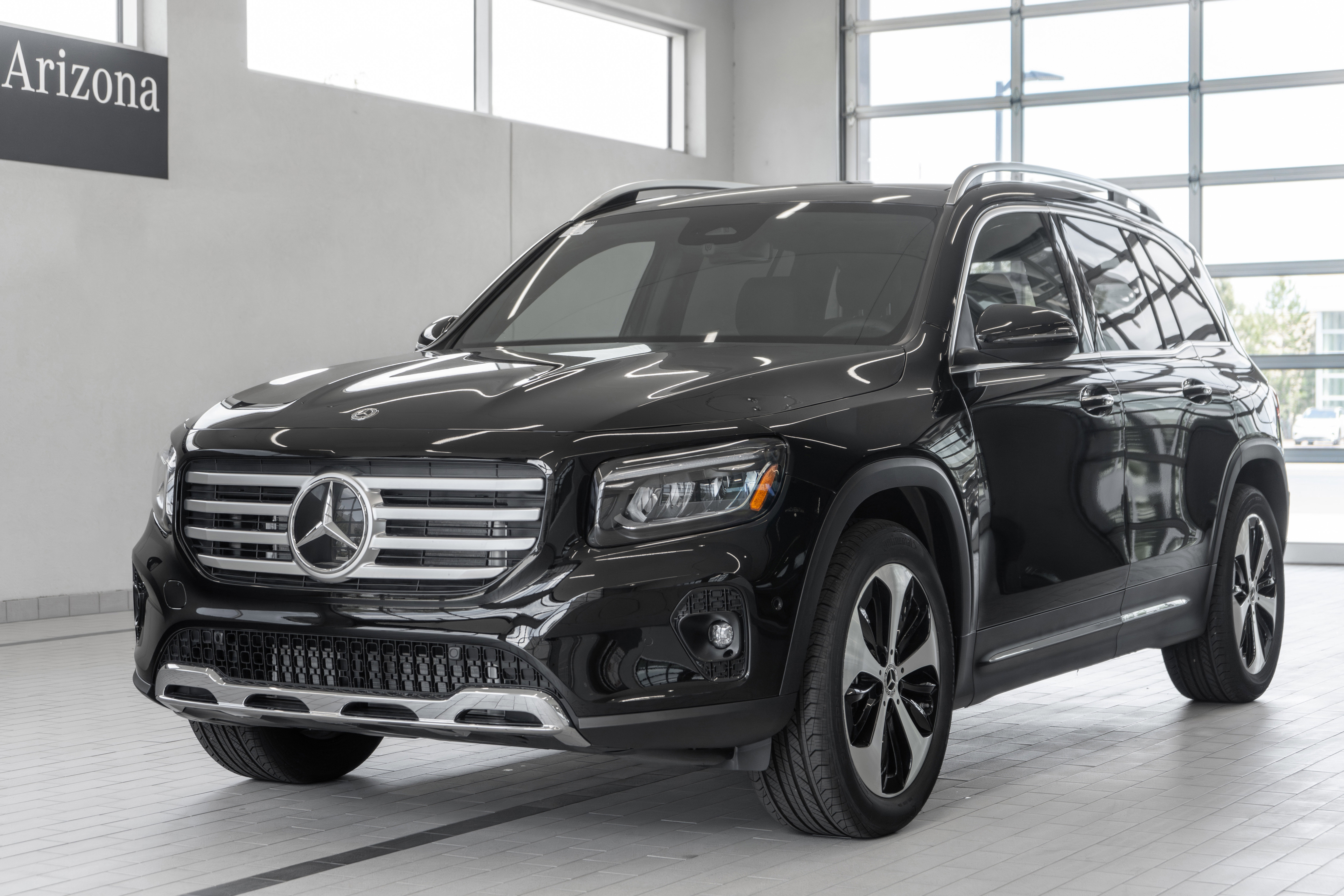 Used 2024 Mercedes-Benz GLB 250 w/ Exclusive Package image 23