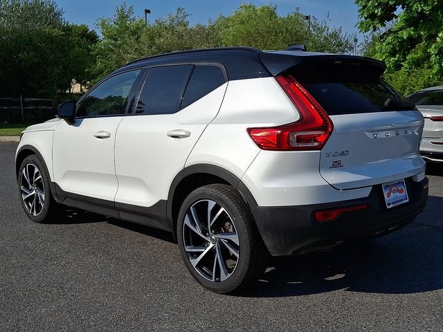 Used 2021 Volvo XC40 T5 R-Design w/ Advanced Package AWD/4WD image 4