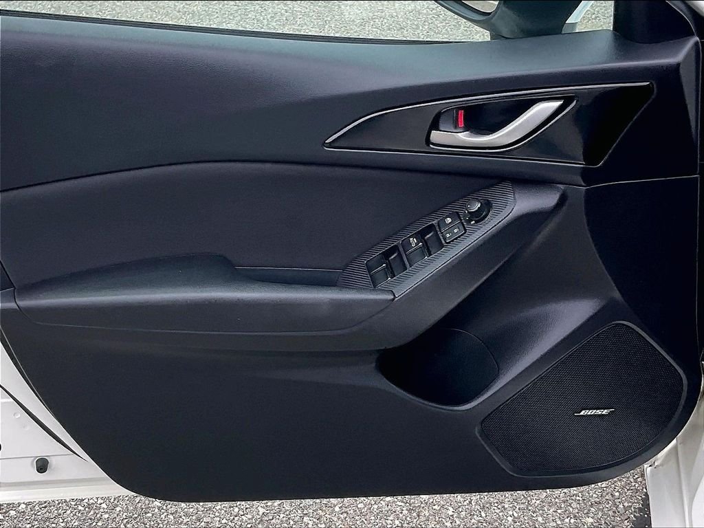 Used 2016 MAZDA MAZDA3 i Touring w/ Popular Equipment Package FWD image 9