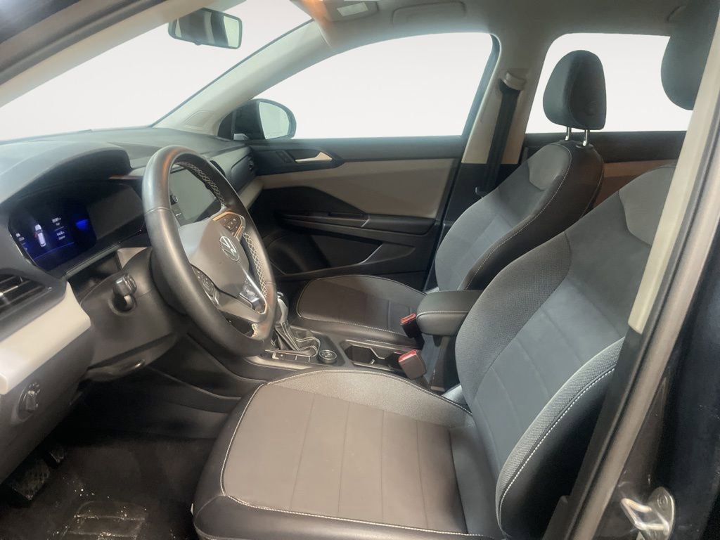 Used 2022 Volkswagen Taos SE image 16