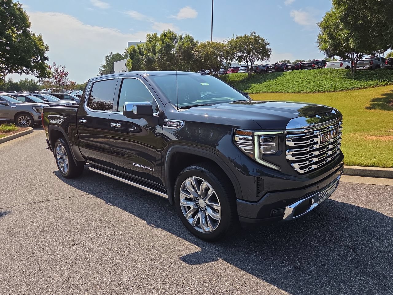 Used 2026 GMC Sierra 1500 Denali AWD/4WD image 2